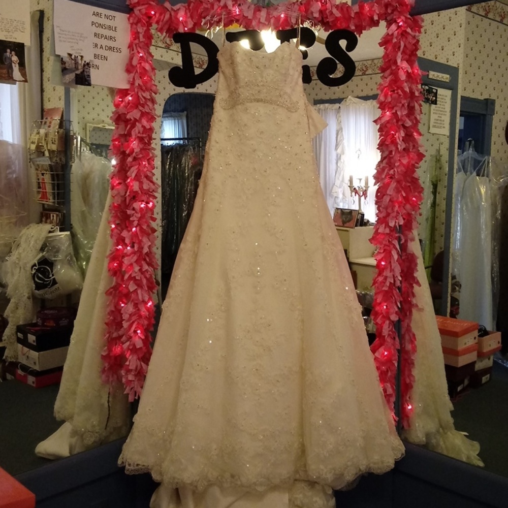 Wedding gown